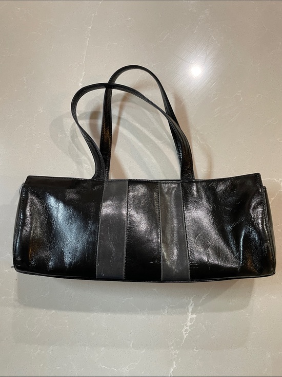 Kenneth Cole Handbags - Vintage Kenneth Cole Classic Black Leather Shoulder Bag with Dual Straps